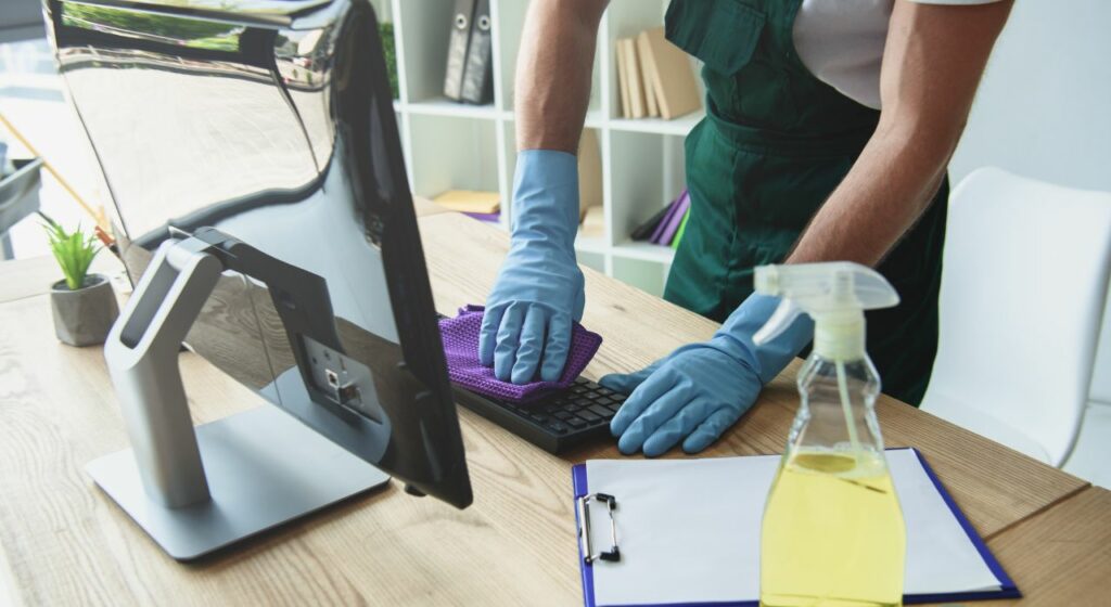 Quels services de nettoyage sont essentiels pour vos bureaux - 1fr1